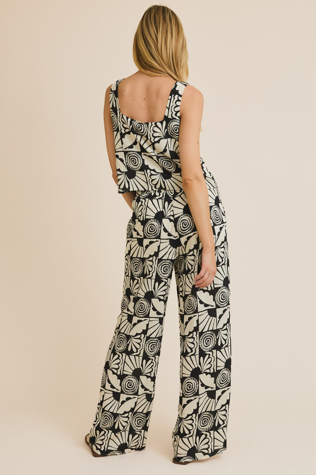 ABSTRACT PRINT TANK