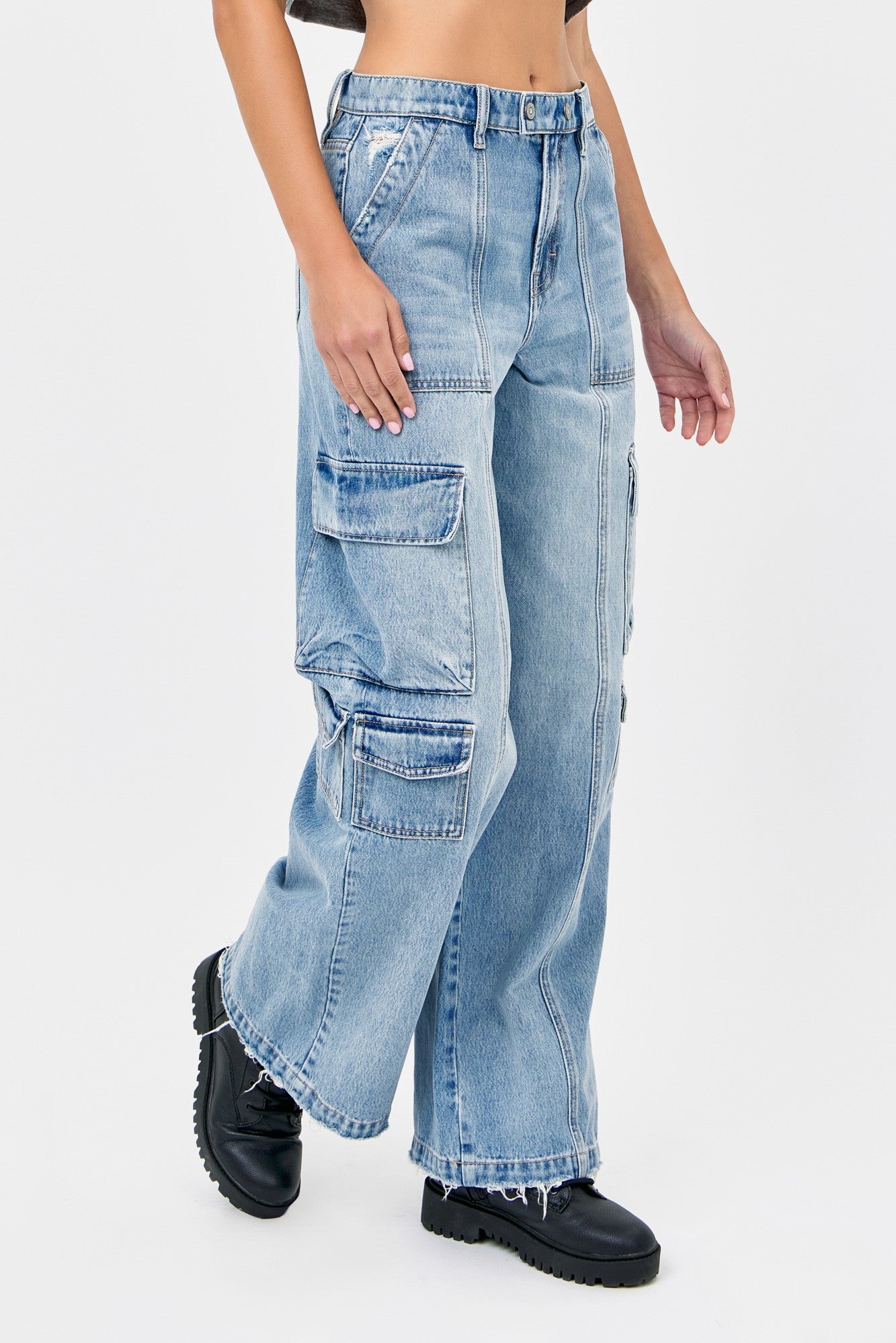 WIDE LEG CARGO JEANS
