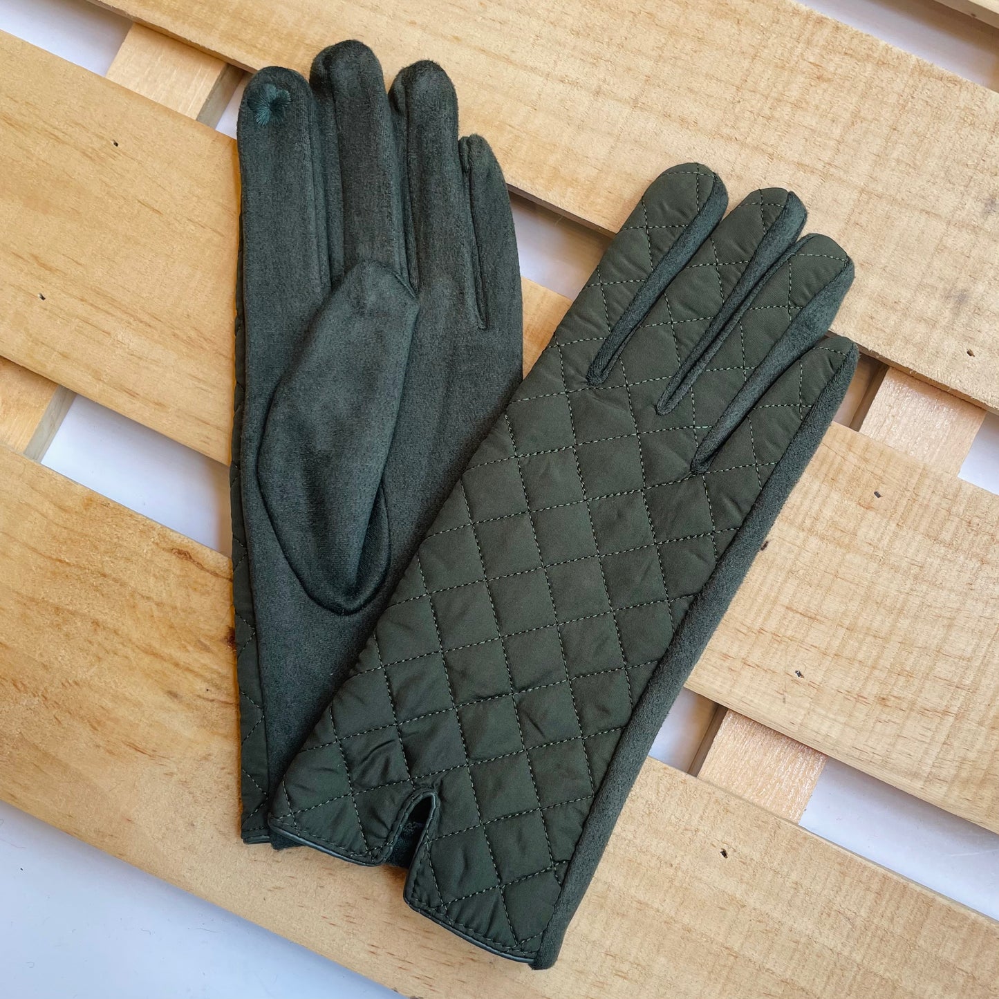QUILTED GLOVES