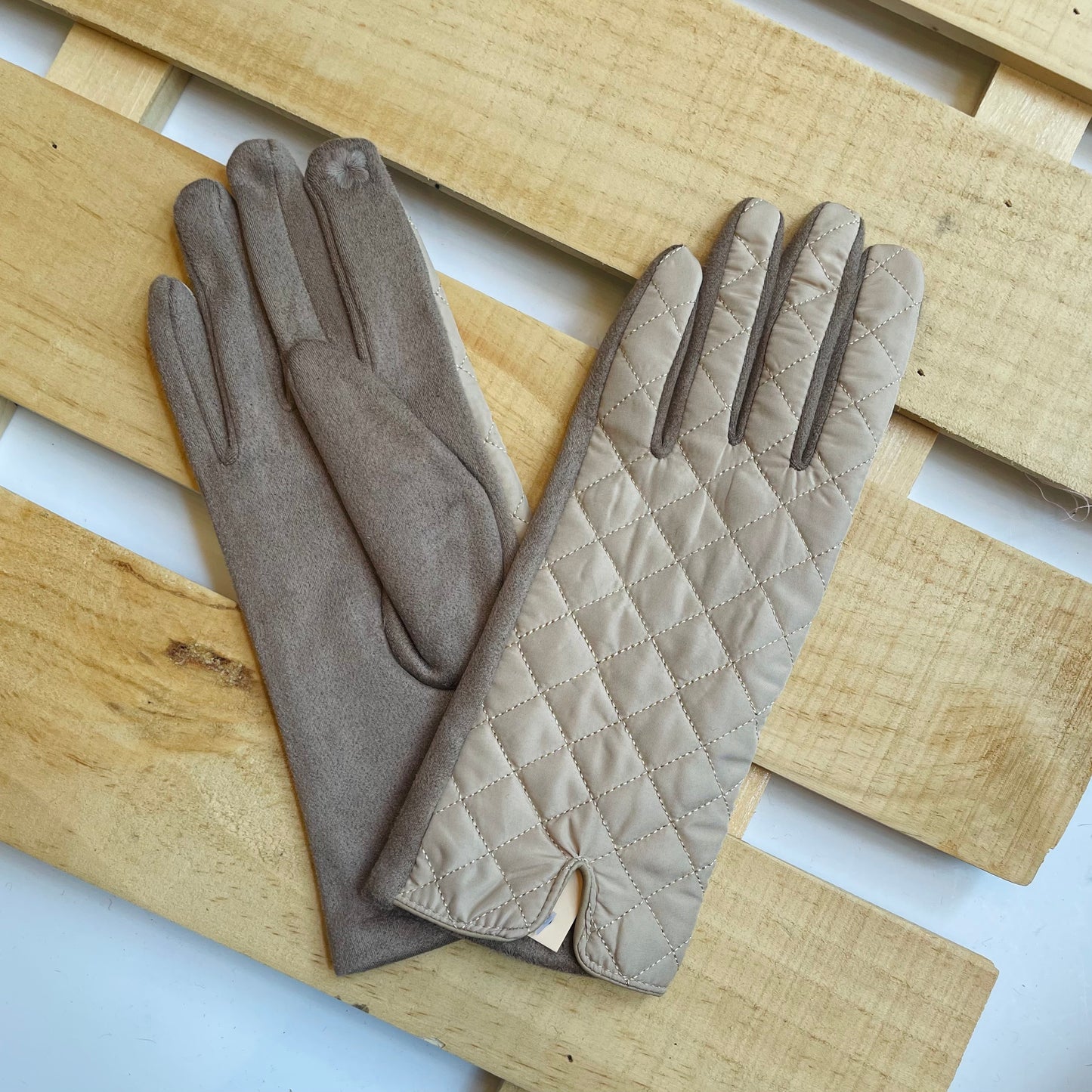 QUILTED GLOVES