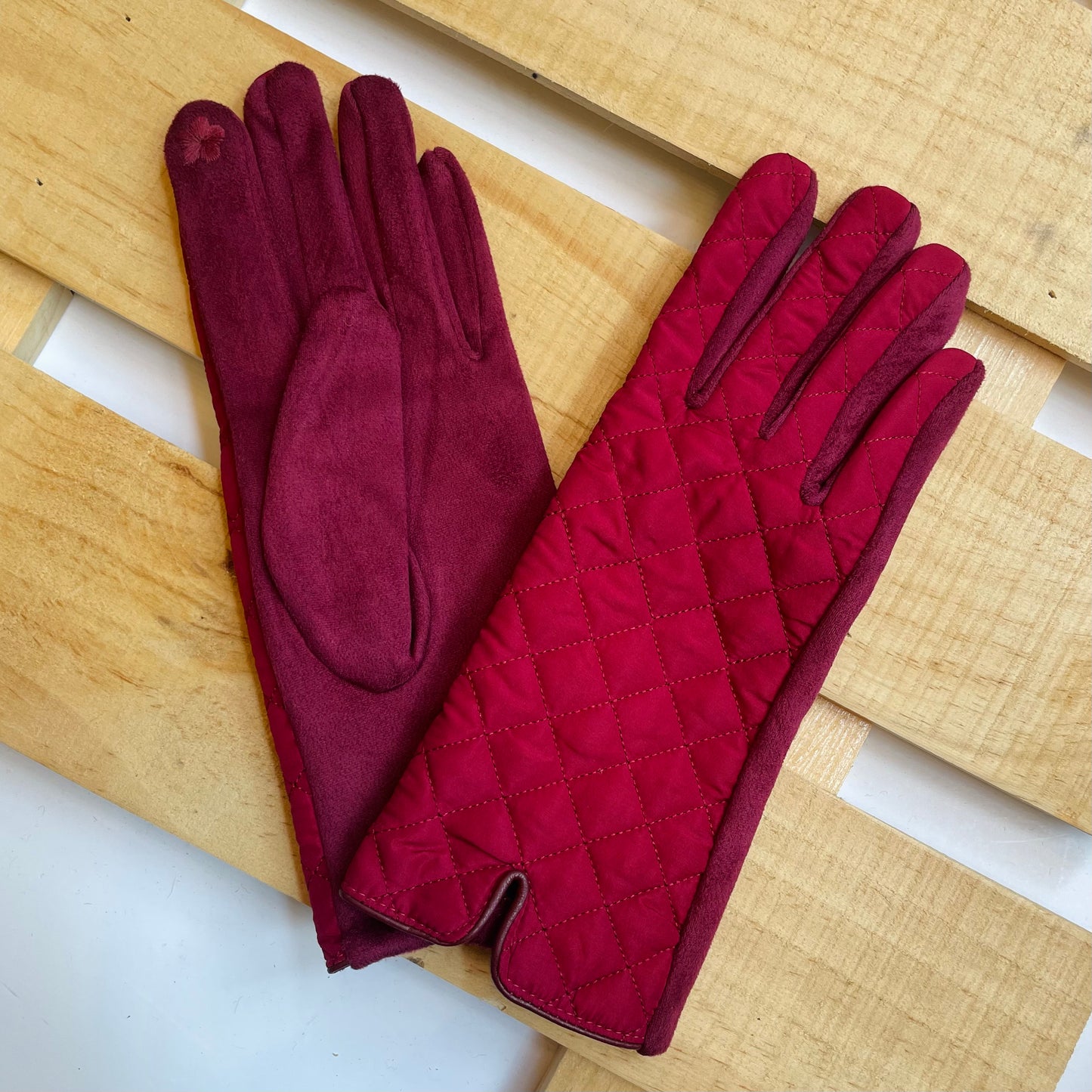 QUILTED GLOVES