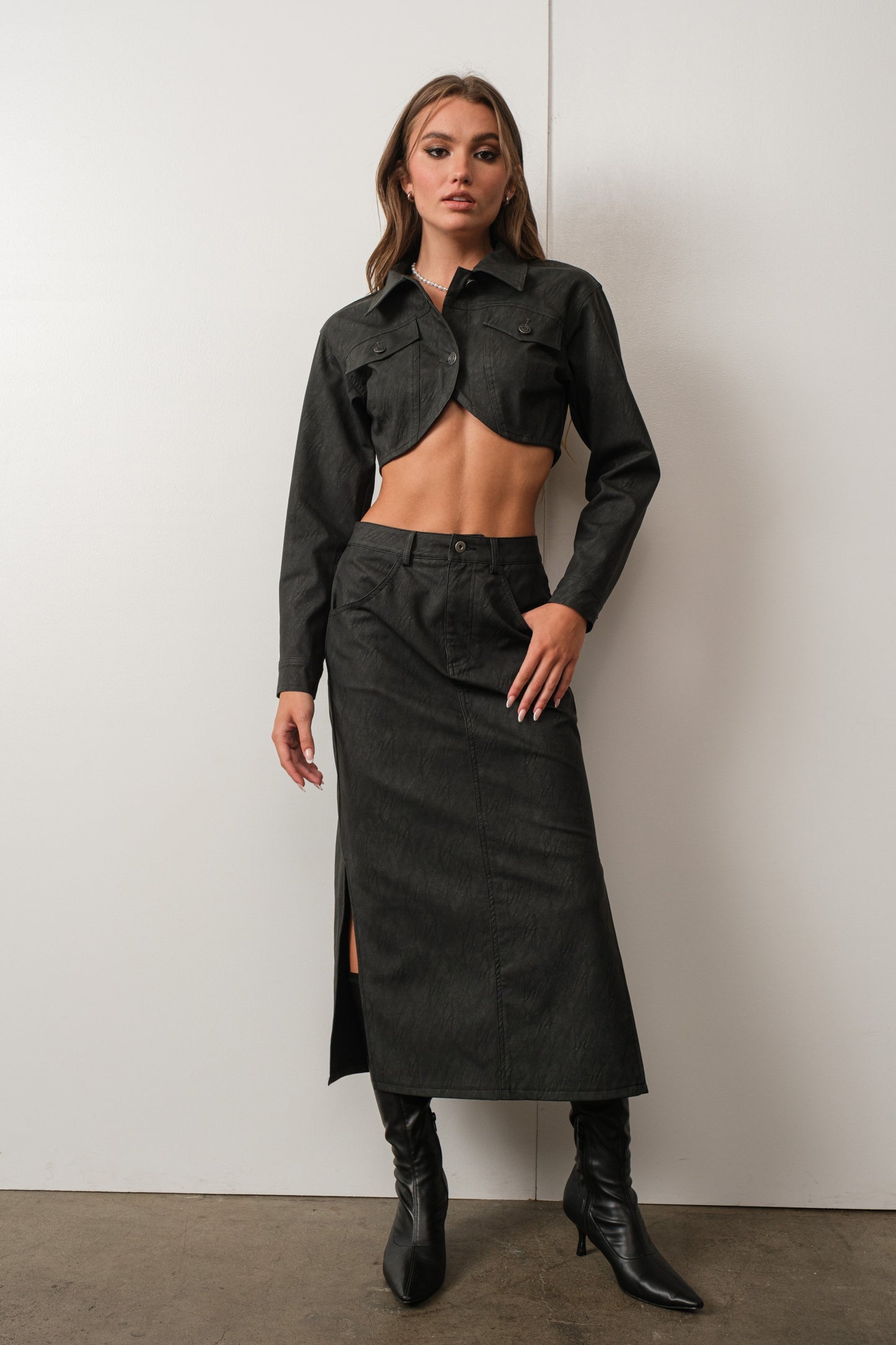 CROPPED FAUX LEATHER JACKET