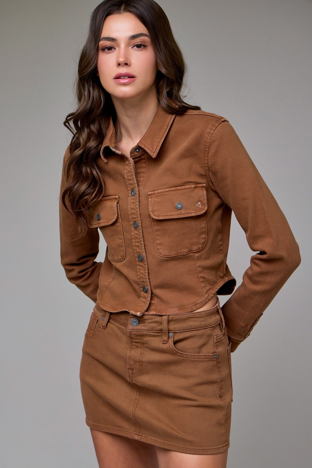 TAPERED BUTTON UP TOP