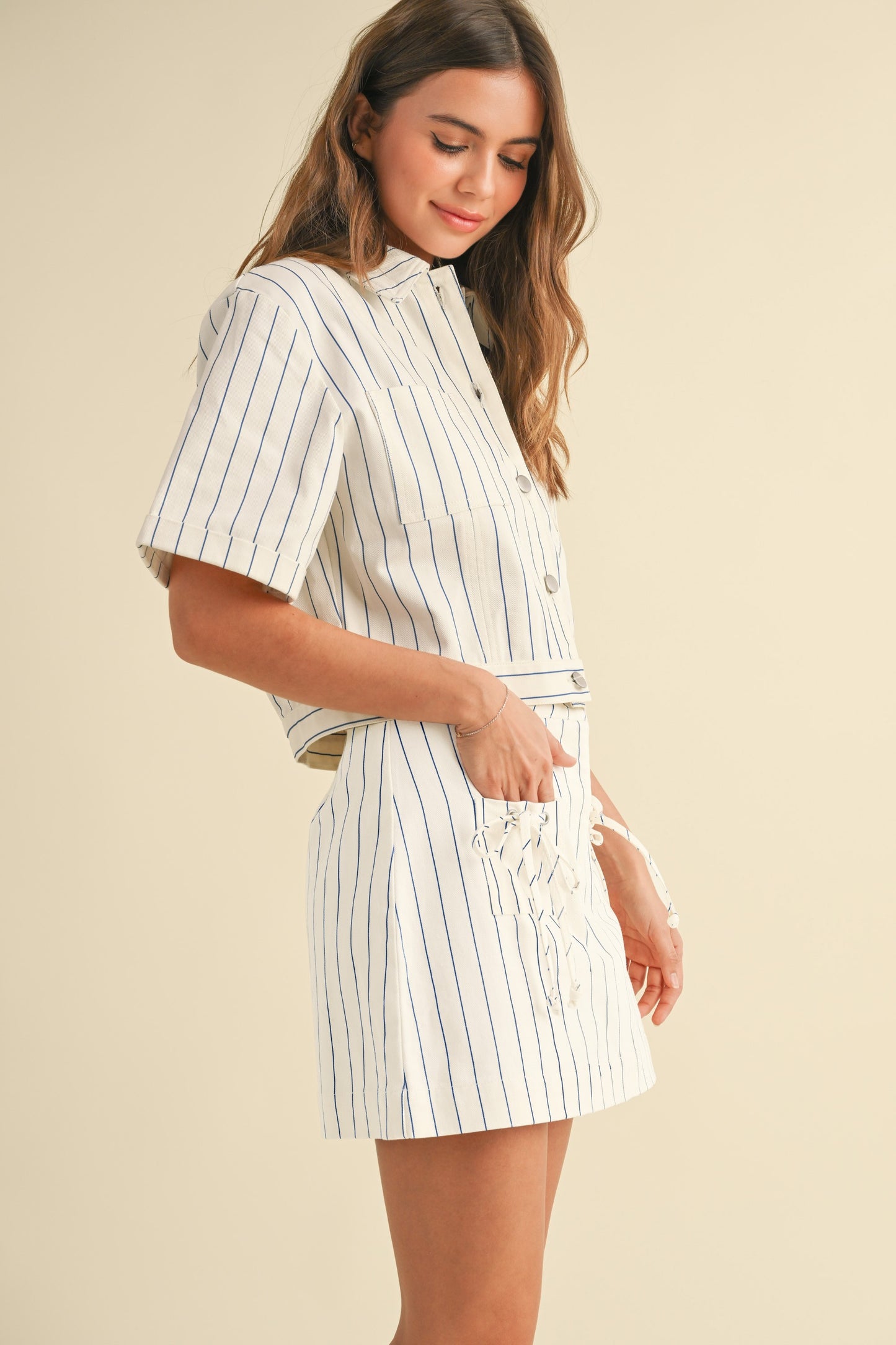 SHORT SLEEVE DENIM BUTTON UP