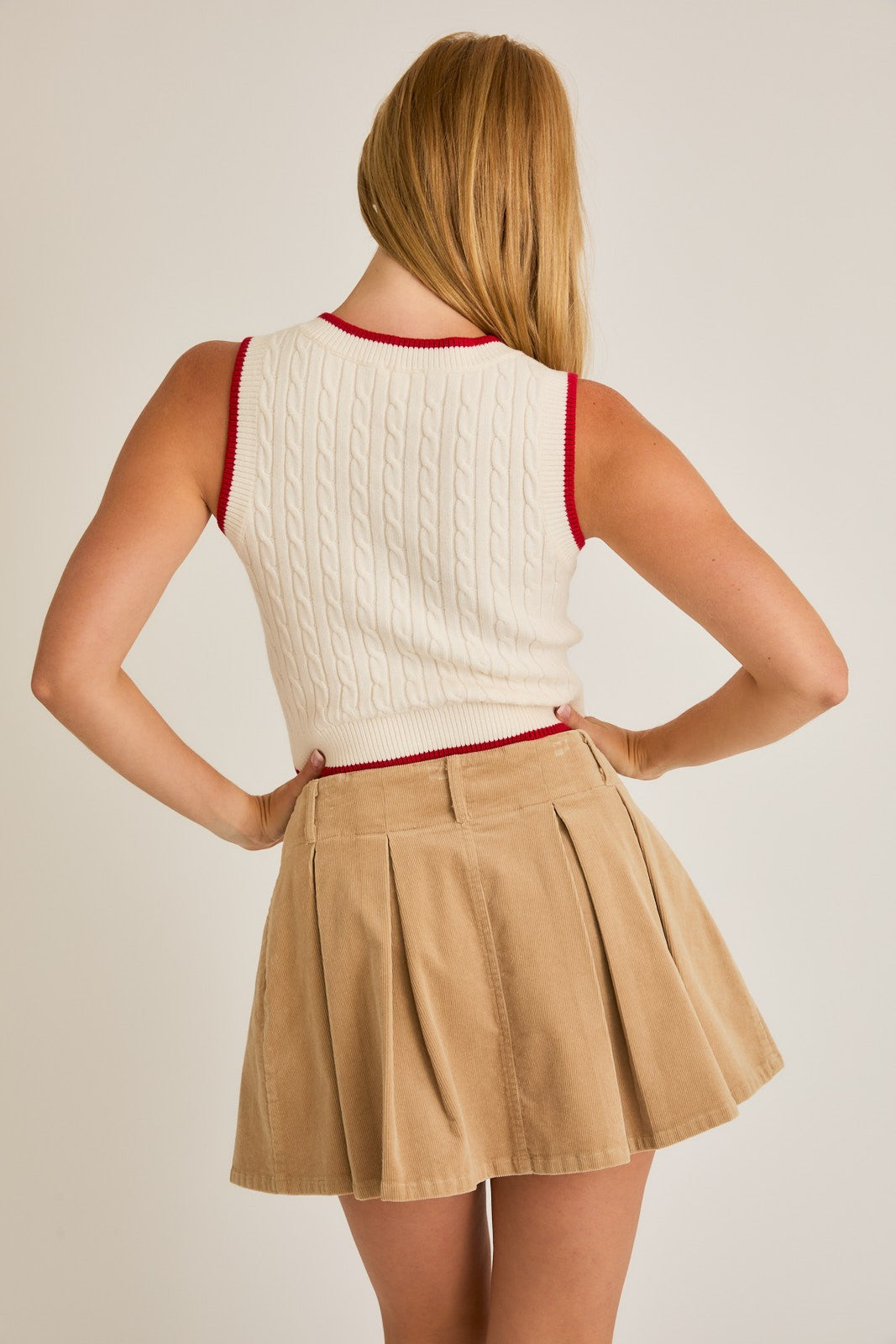 CONTRAST DETAIL SWEATER TANK