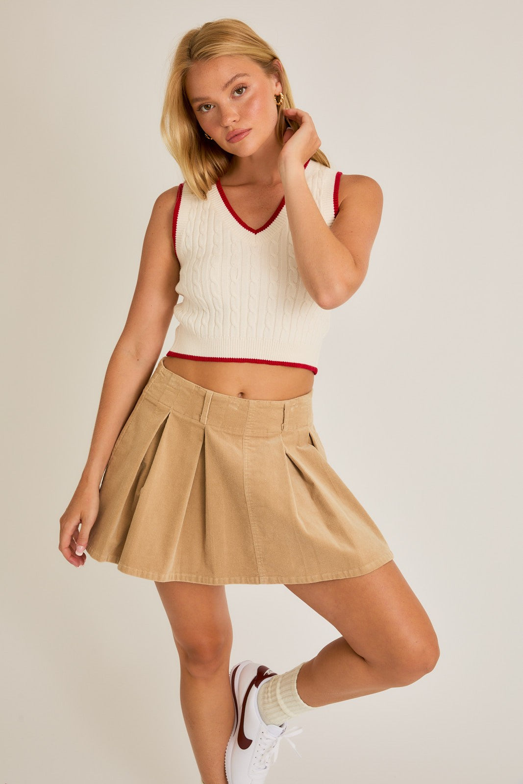 CONTRAST DETAIL SWEATER TANK
