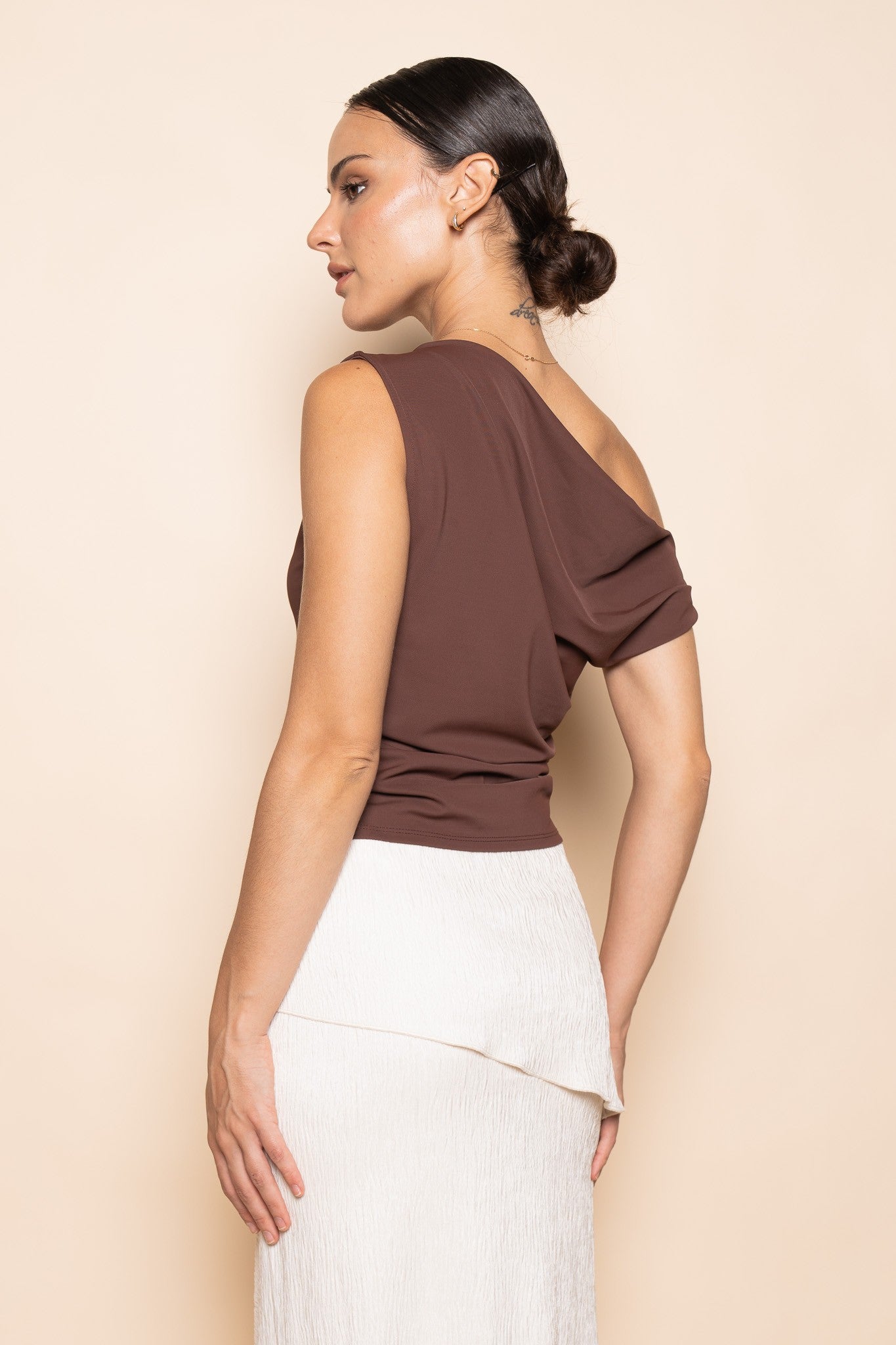 ONE SHOULDER SLANT TOP