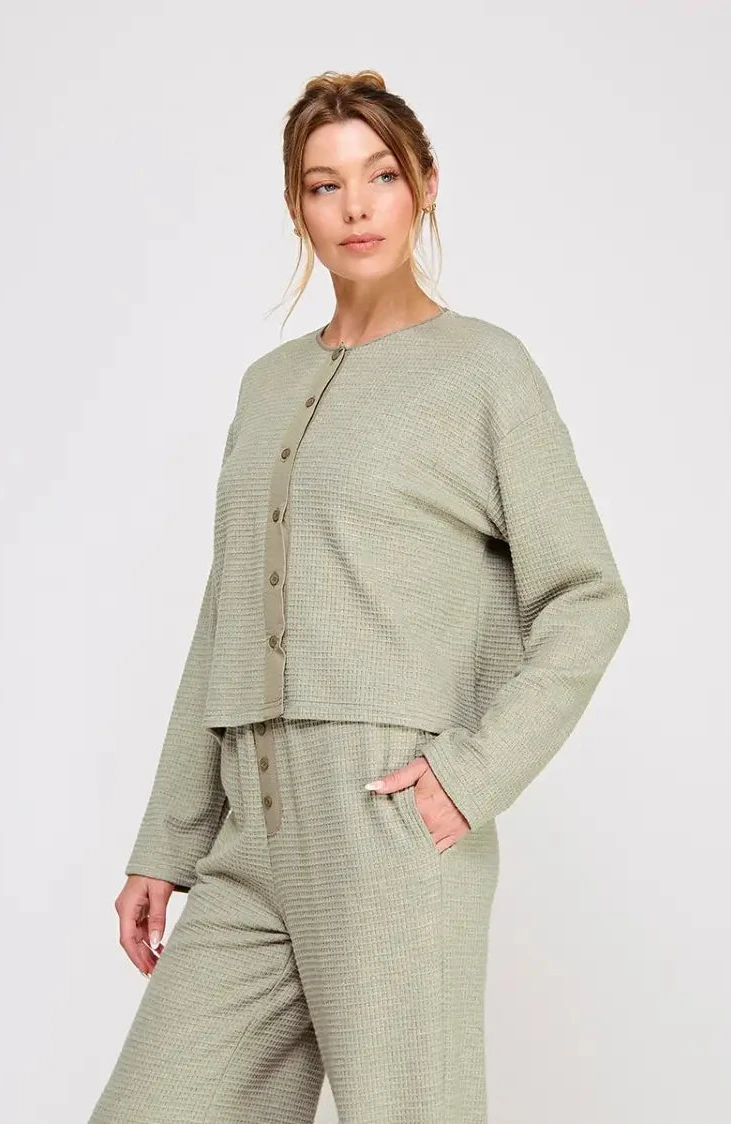 WAFFLE KNIT CONTRAST TRIM TOP