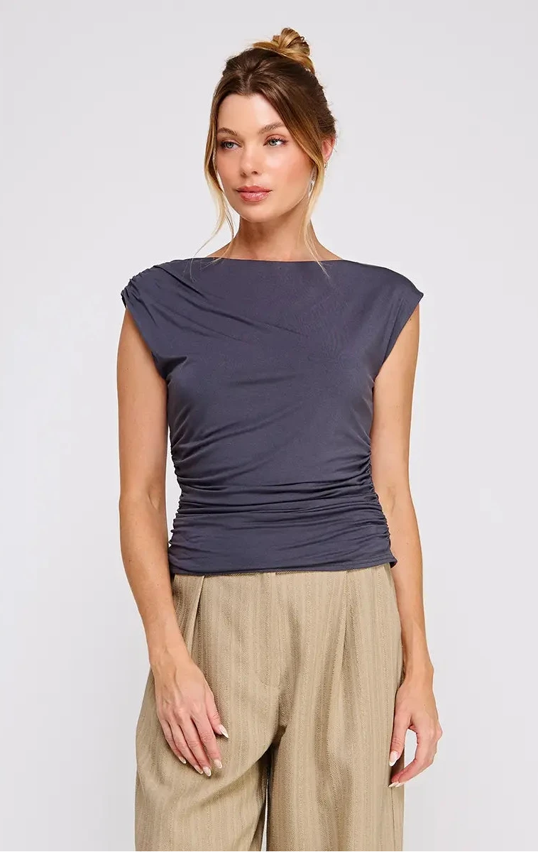 BOAT NECK RUCHED TOP