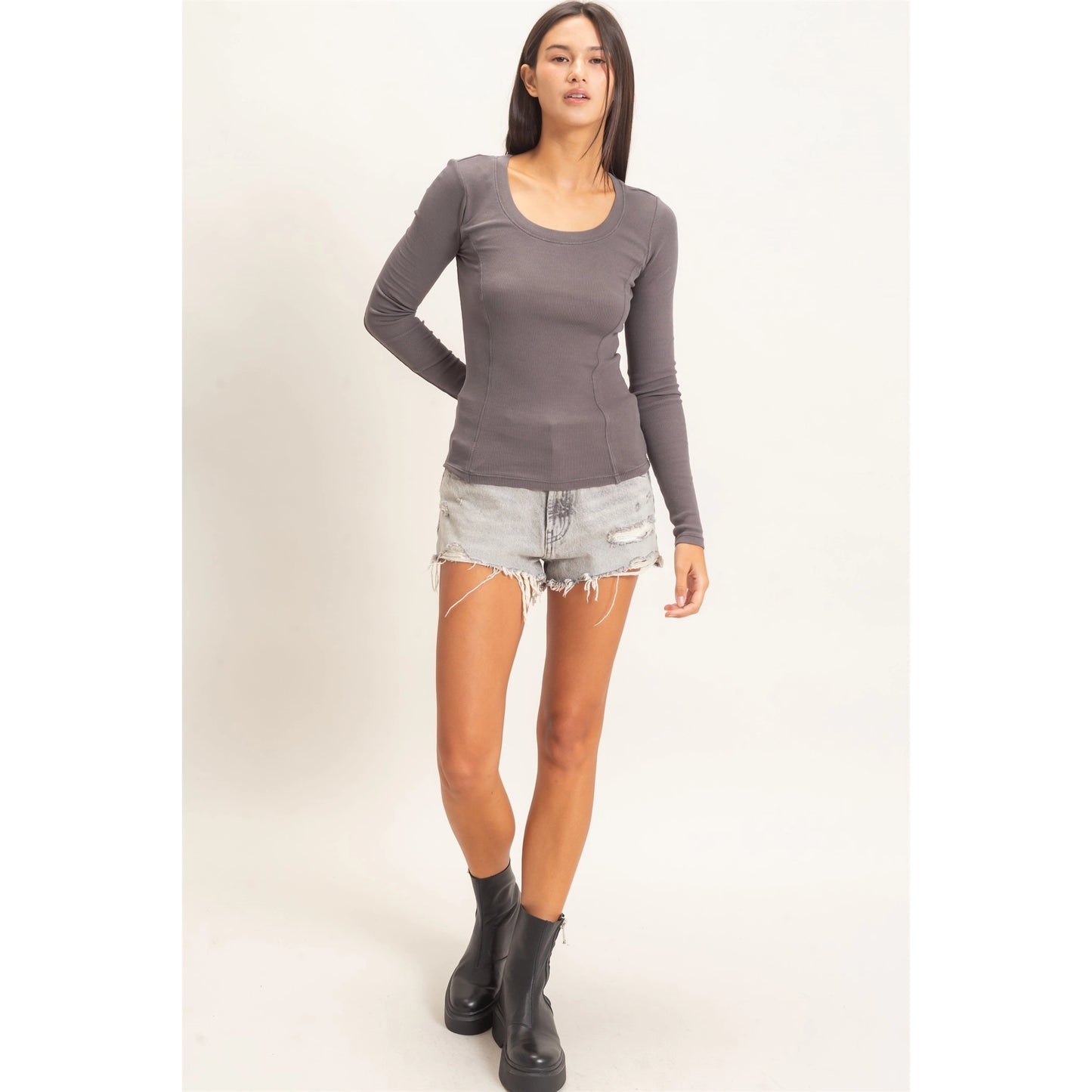 SEAM DETAIL SCOOP TOP