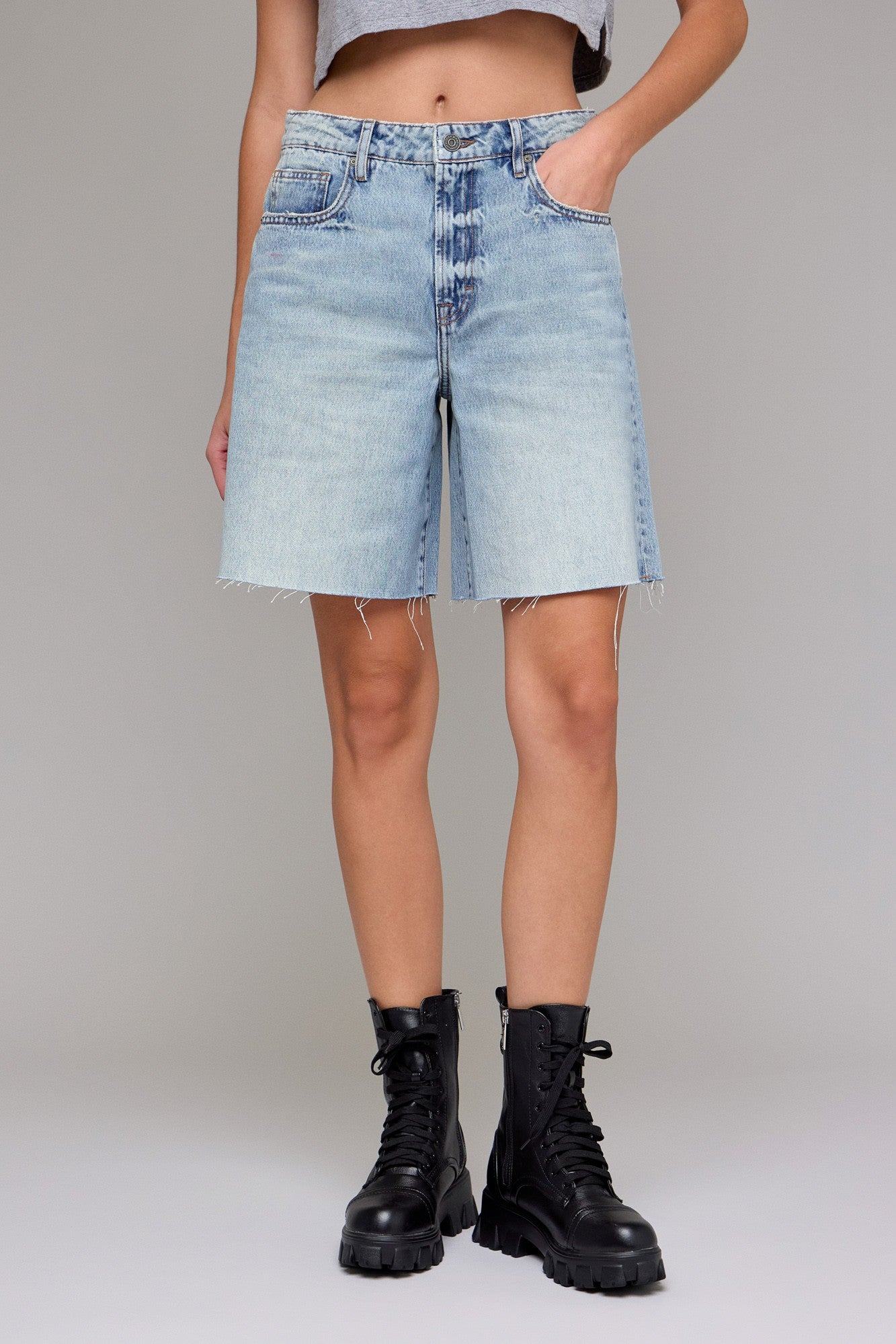 LIGHT WASH BERMUDA SHORTS