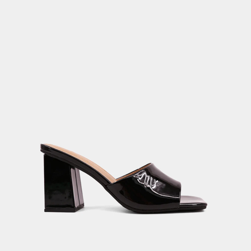 GLOSSY BLOCK HEEL