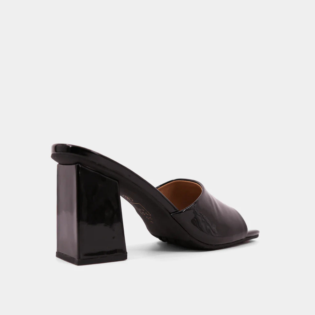 GLOSSY BLOCK HEEL