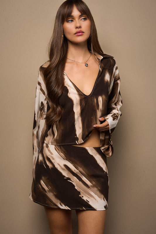 COLLARED V NECK TOP