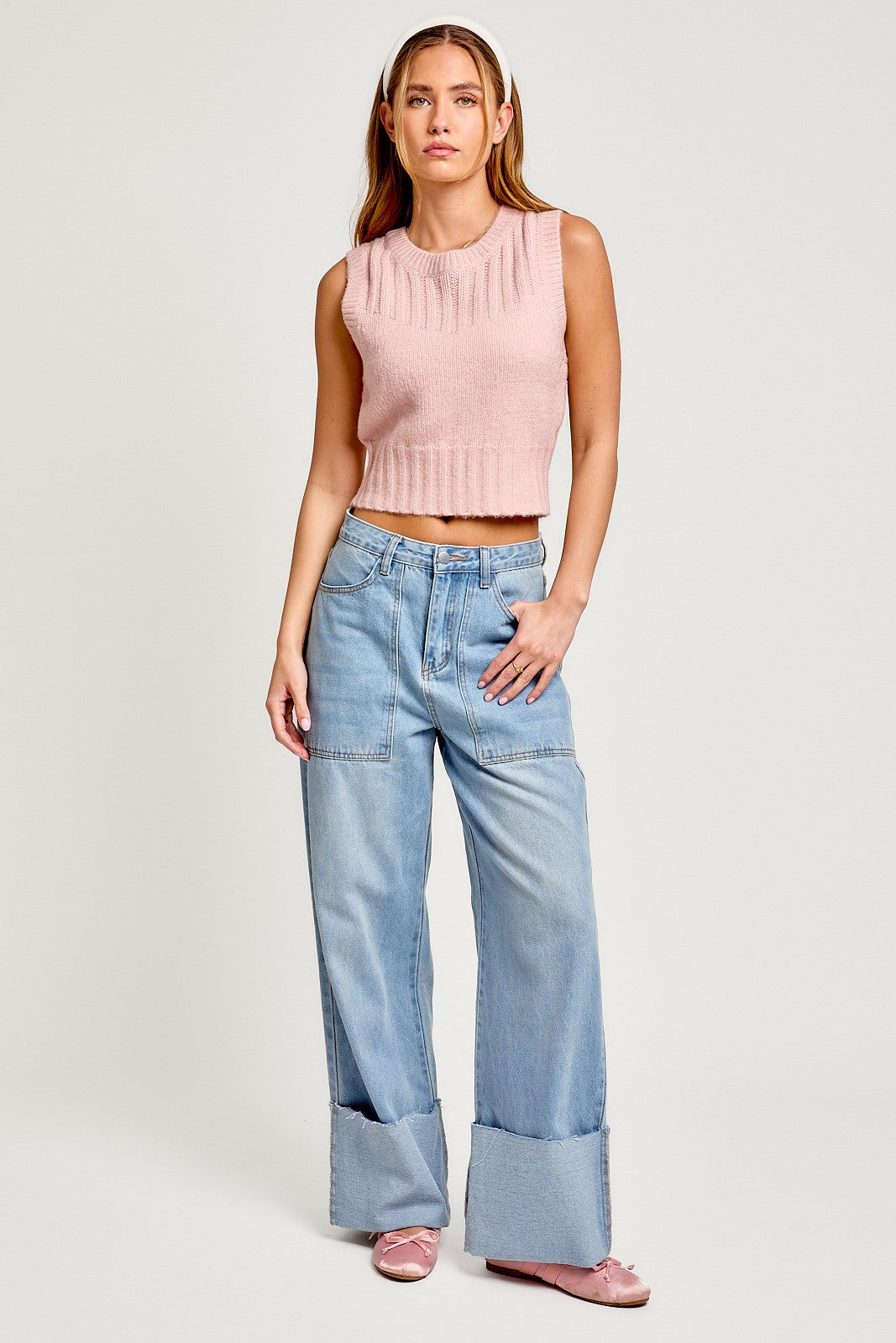 SLEEVELESS SWEATER TOP