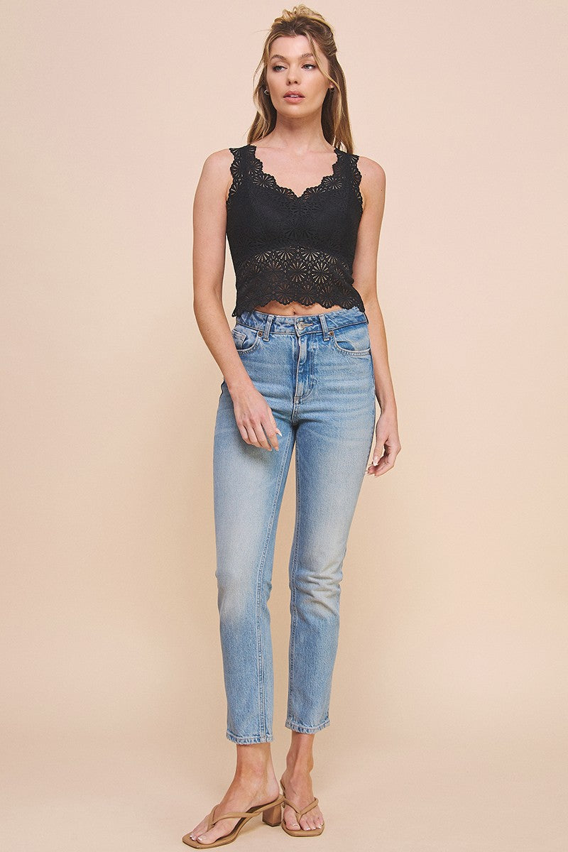 SCALLOPED LACE BRALETTE