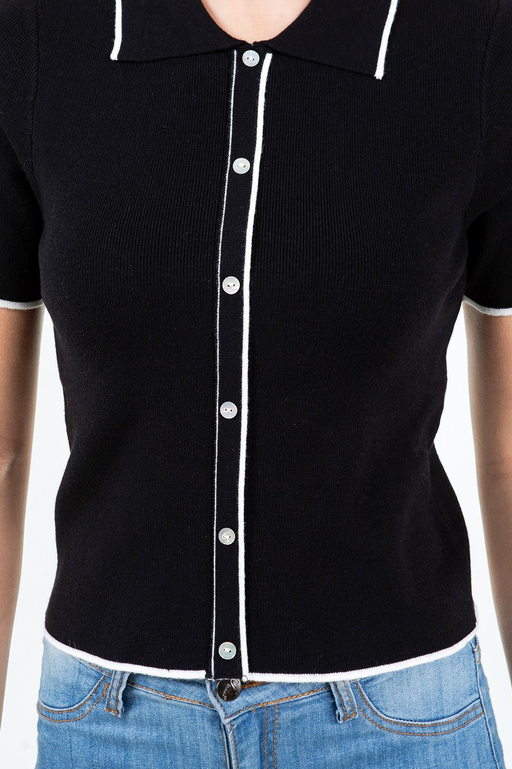 WHITE TRIM BUTTON DOWN