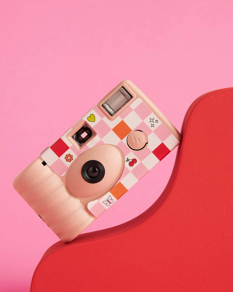 DISPOSABLE CAMERA