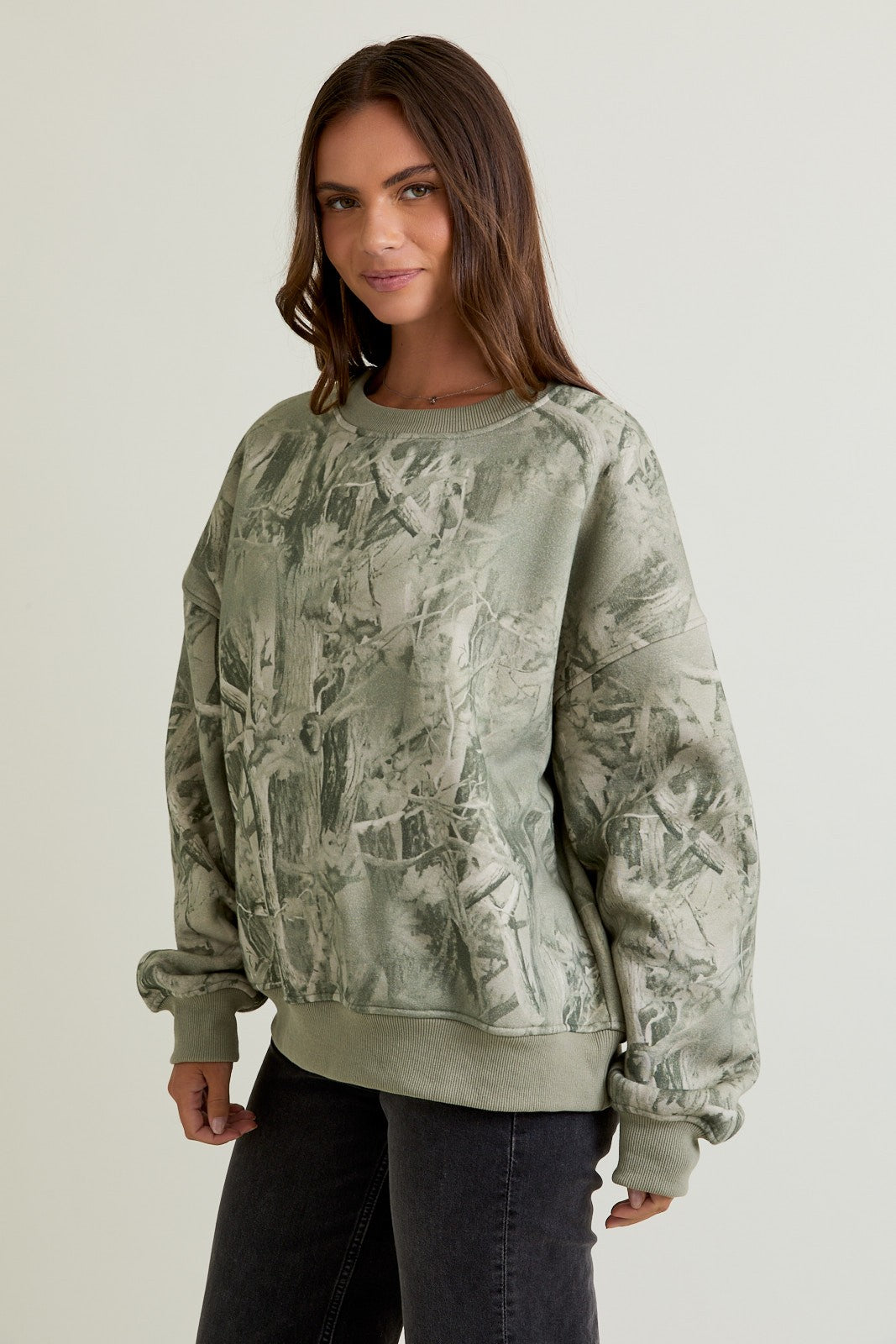CAMO PRINT CREWNECK SWEATSHIRT