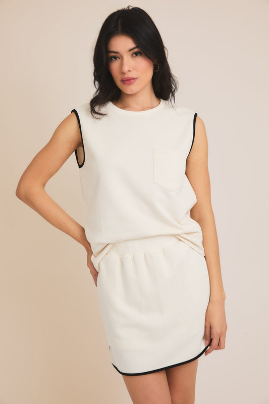 SLEEVELESS CONTRAST DETAIL TOP