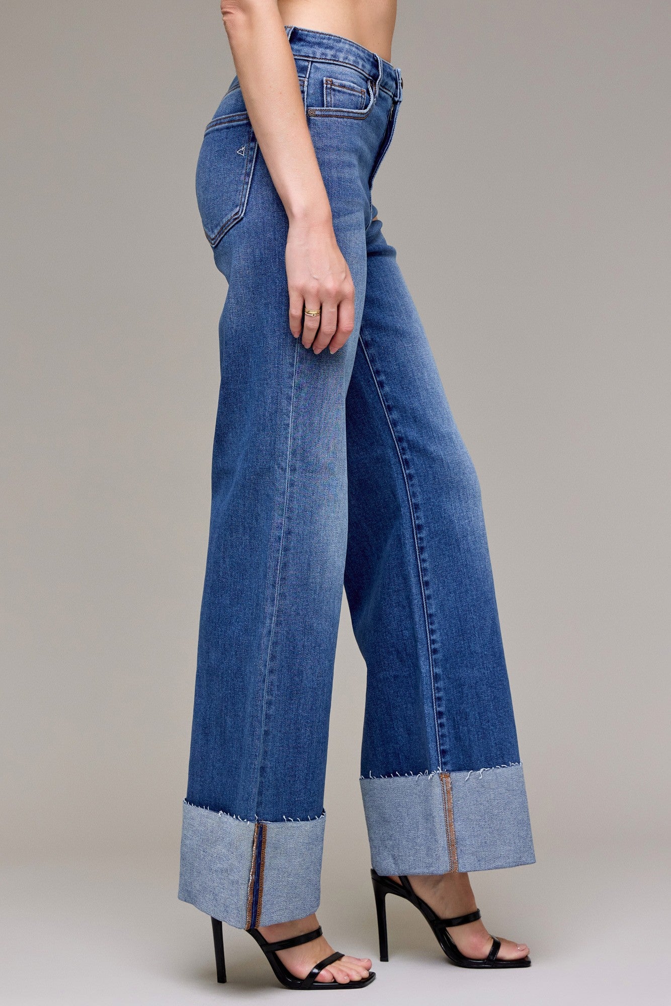 HIGH RISE CUFF FLARE JEANS