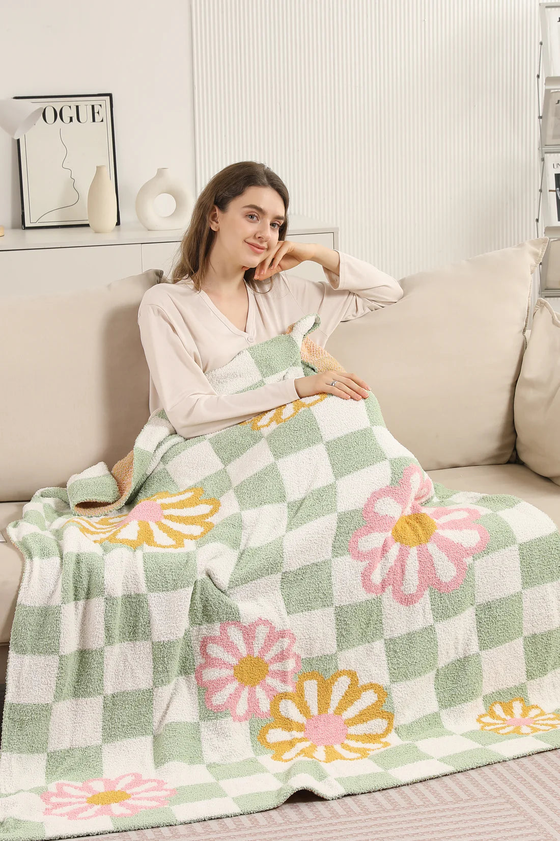 CHECKERED FLORAL THROW BLANKET
