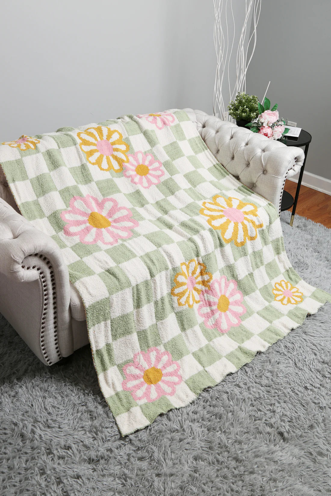 CHECKERED FLORAL THROW BLANKET