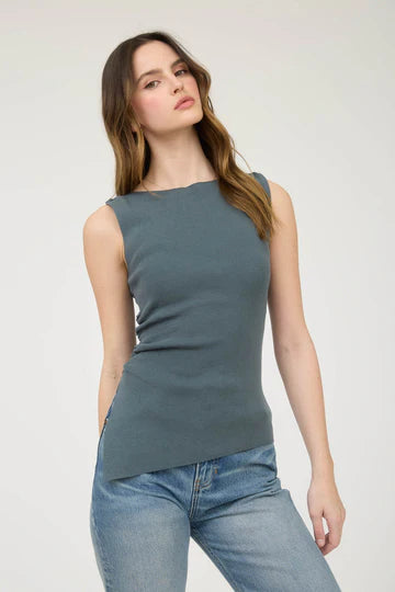 ASYMMETRICAL HEM TOP