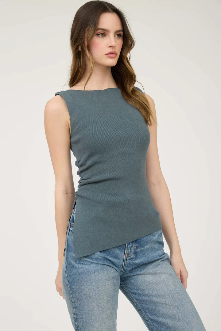 ASYMMETRICAL HEM TOP
