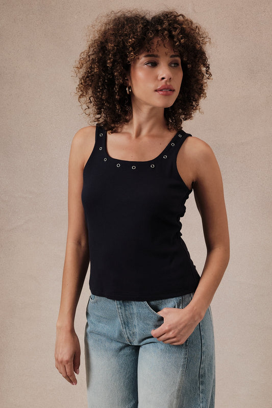 GROMMET DETAIL TANK TOP