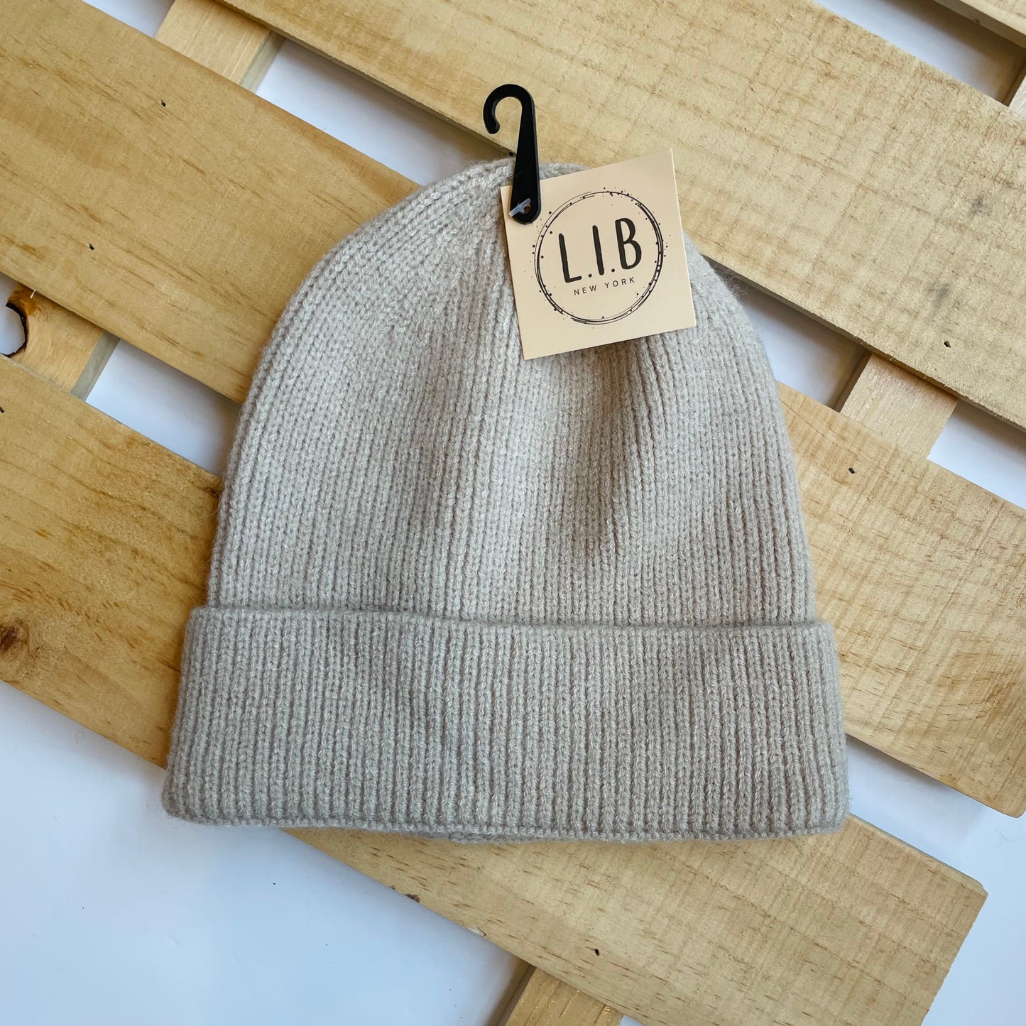 BEIGE BEANIE