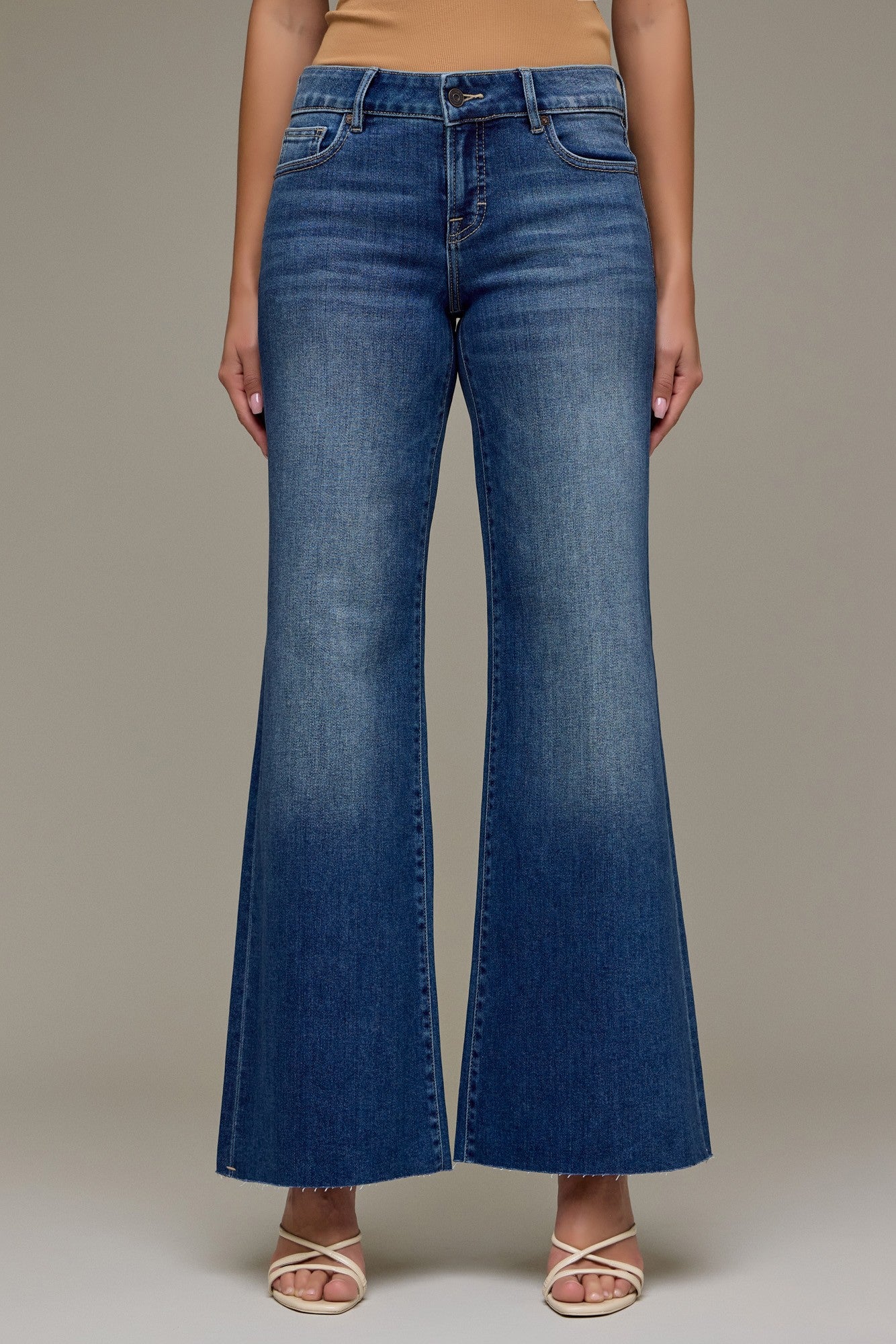 LOW RISE COMFORT FLARE JEANS
