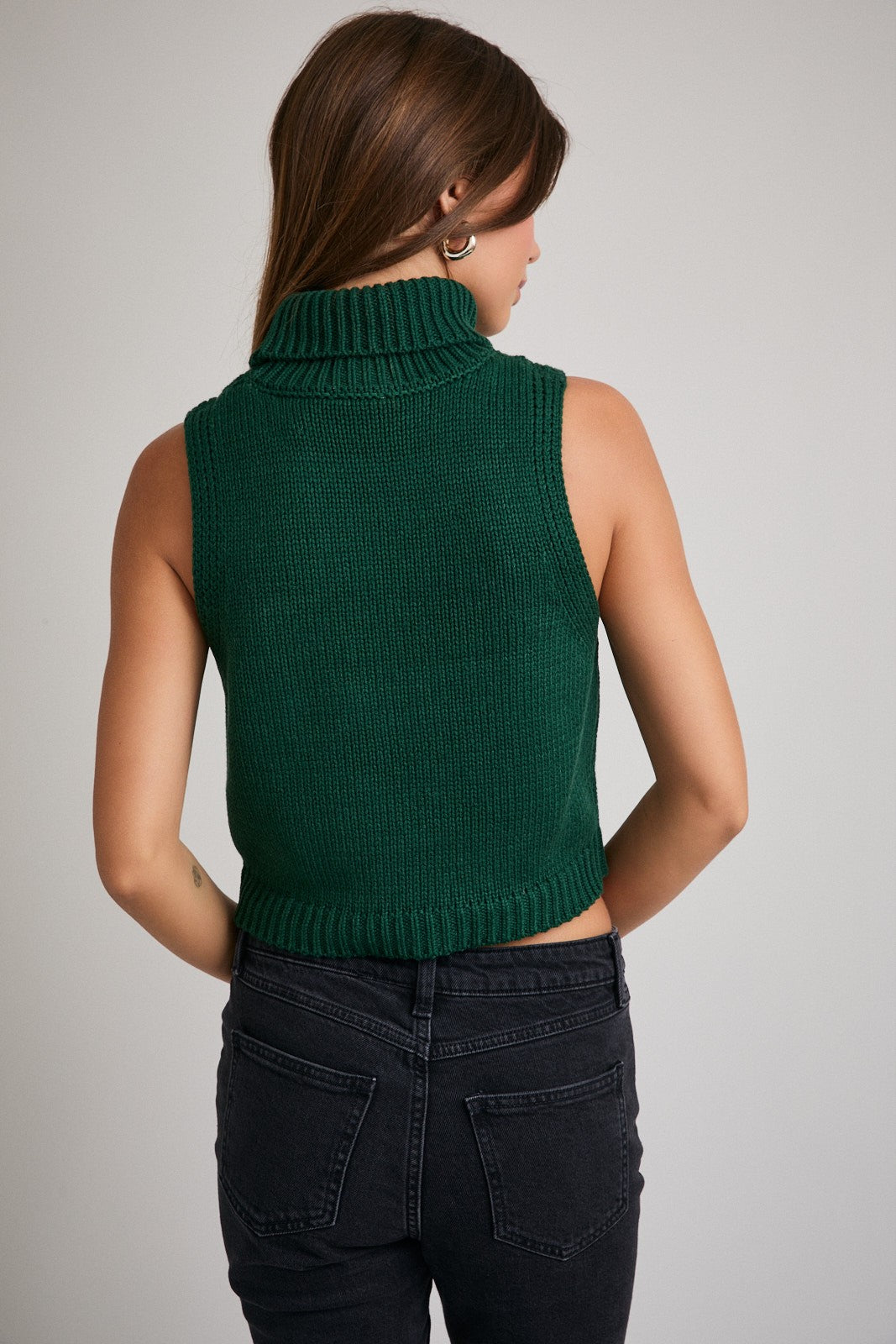 SLEEVELESS JOY SWEATER