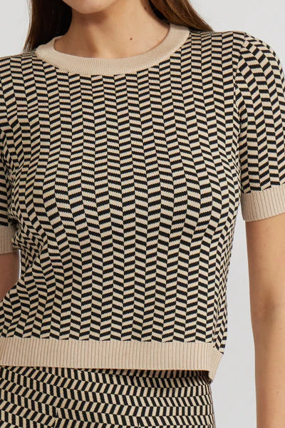 PATTERNED KNIT TOP