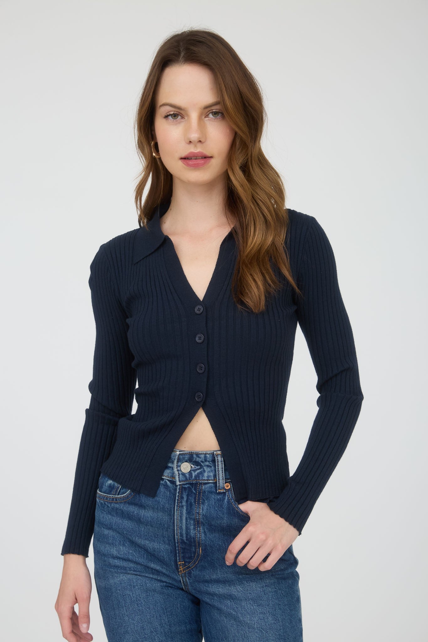 COLLARED BUTTON LONG SLEEVE