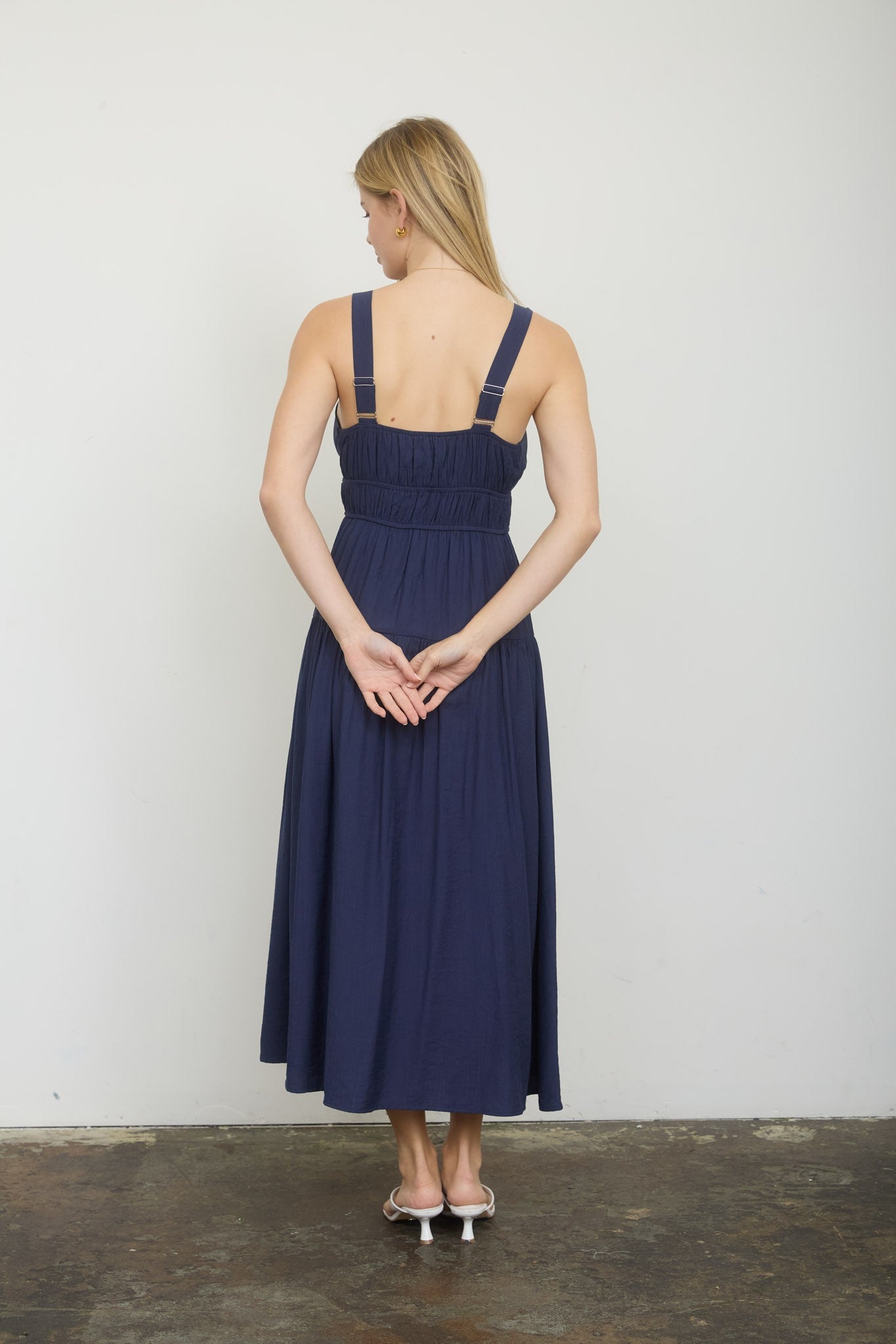 FRONT TIE KEYHOLE MIDI DRESS