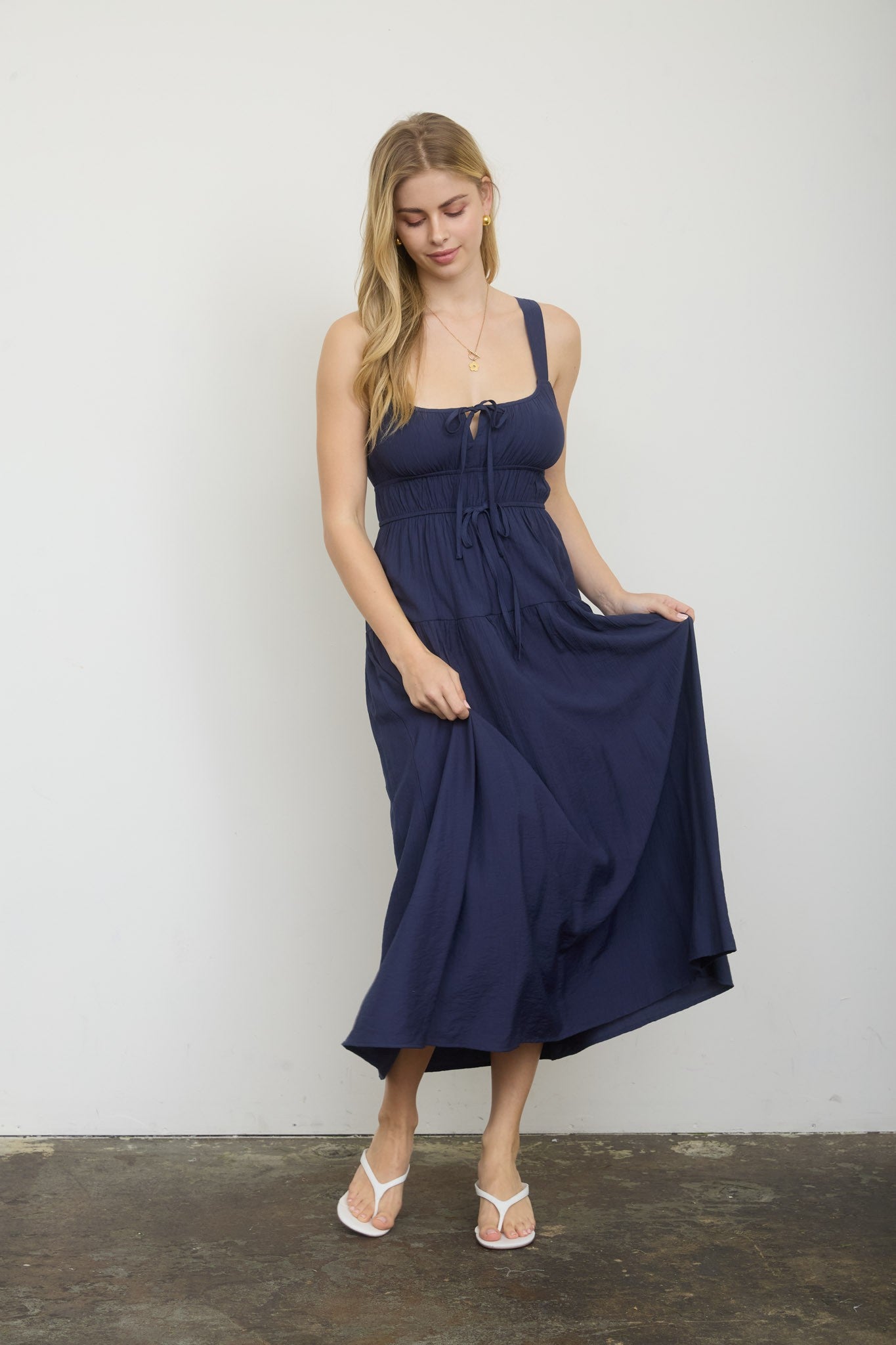 FRONT TIE KEYHOLE MIDI DRESS