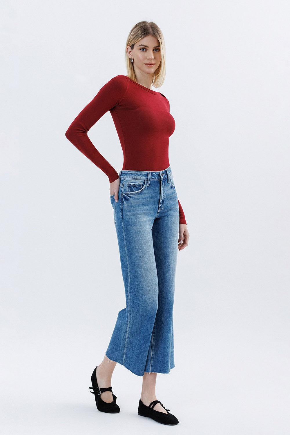 HIGH RISE RAW HEM CROP JEANS