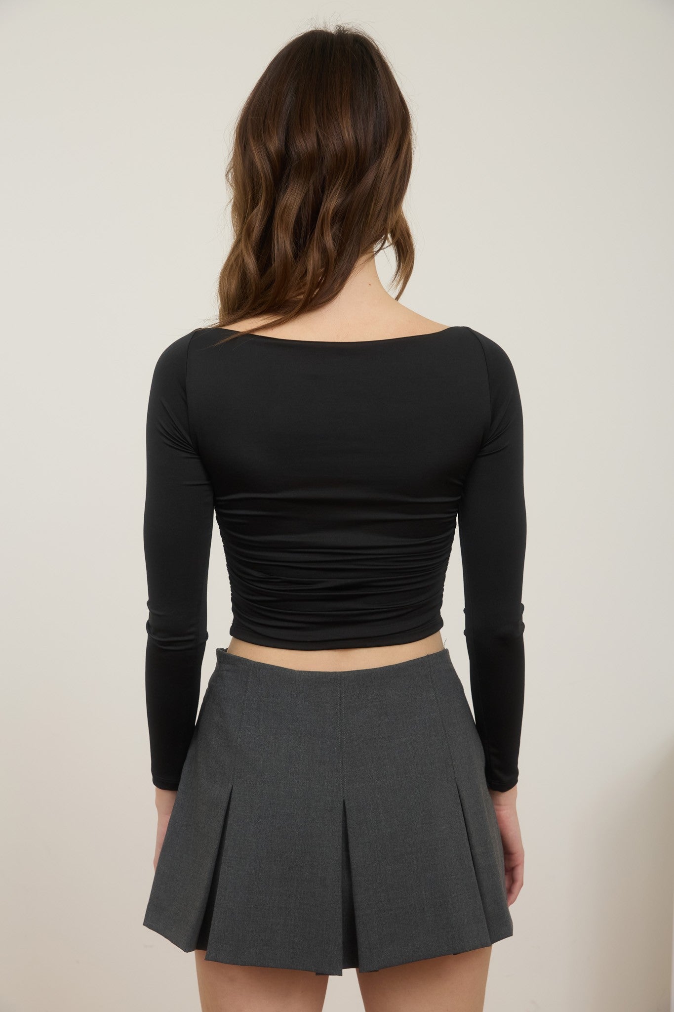 RUCHED BOAT NECK LONG SLEEVE
