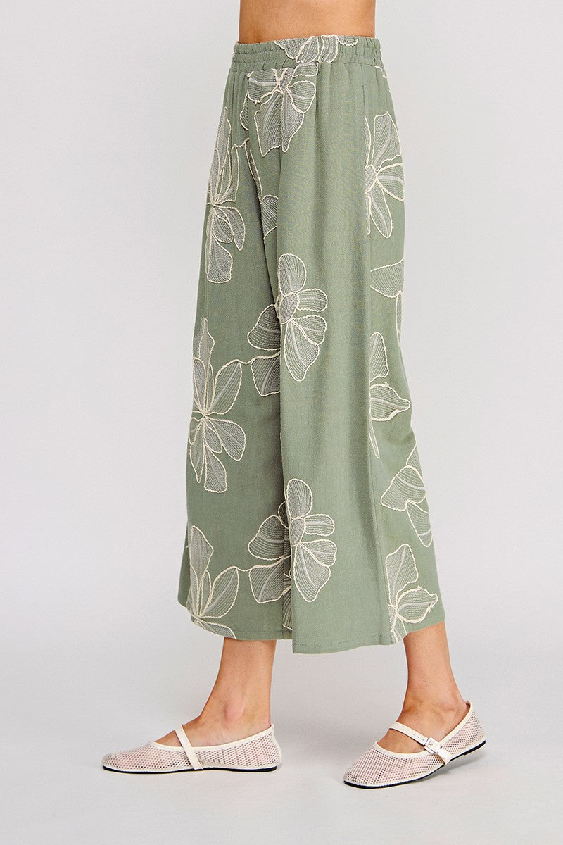 FLORAL EMBROIDERED PANTS