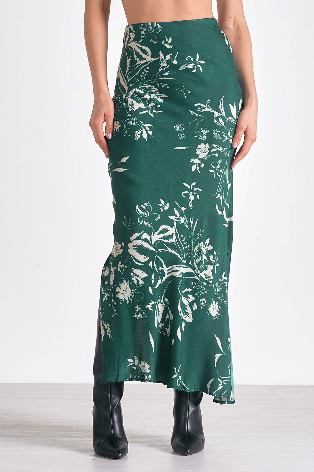 SIDE SLIT MAXI SKIRT