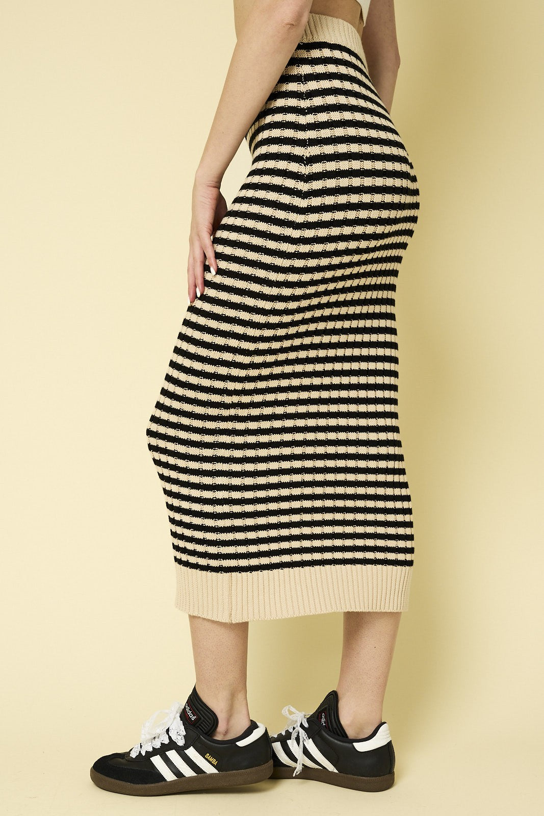 STRIPED SWEATER SKIRT