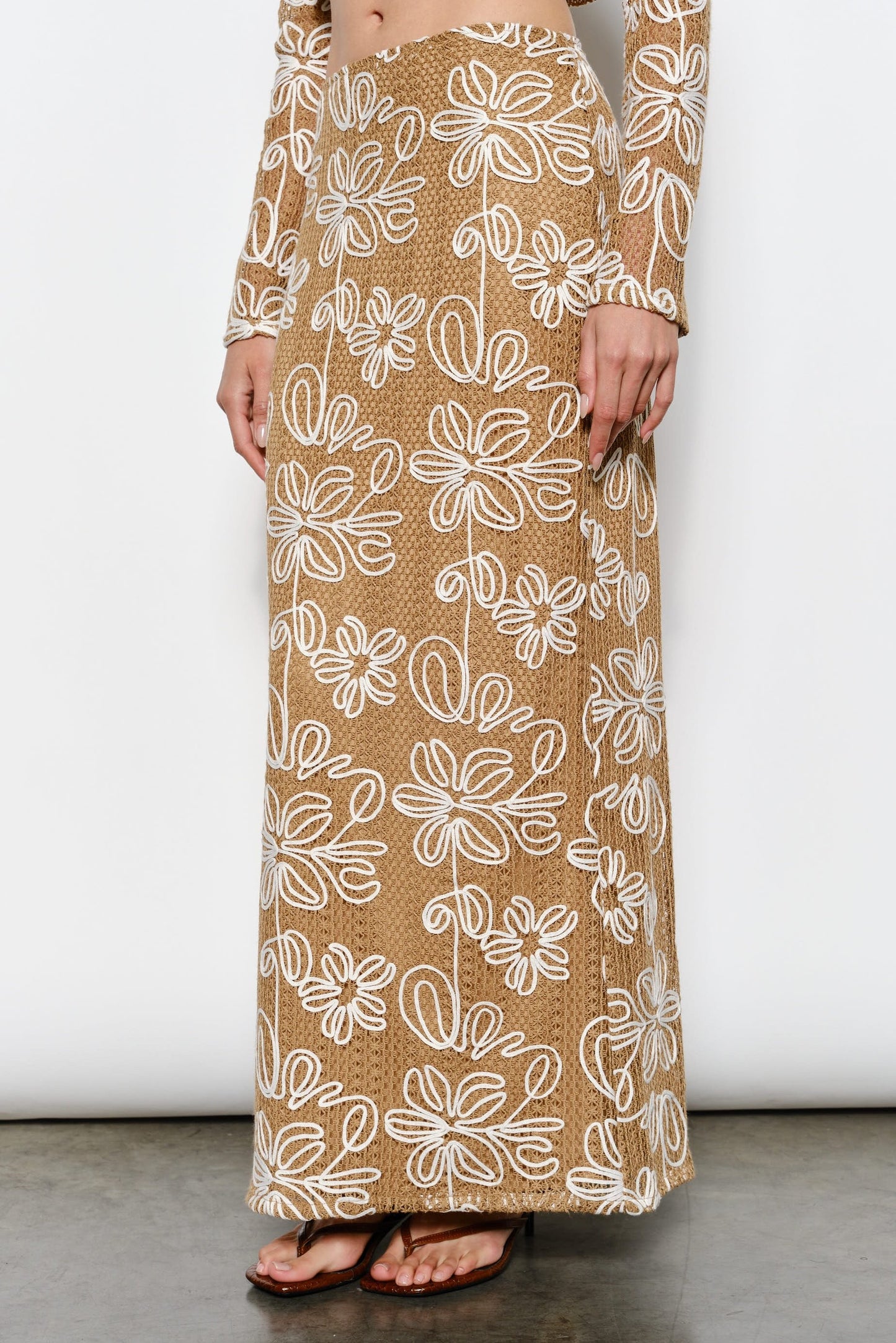 EMBROIDERED CROCHET MAXI SKIRT