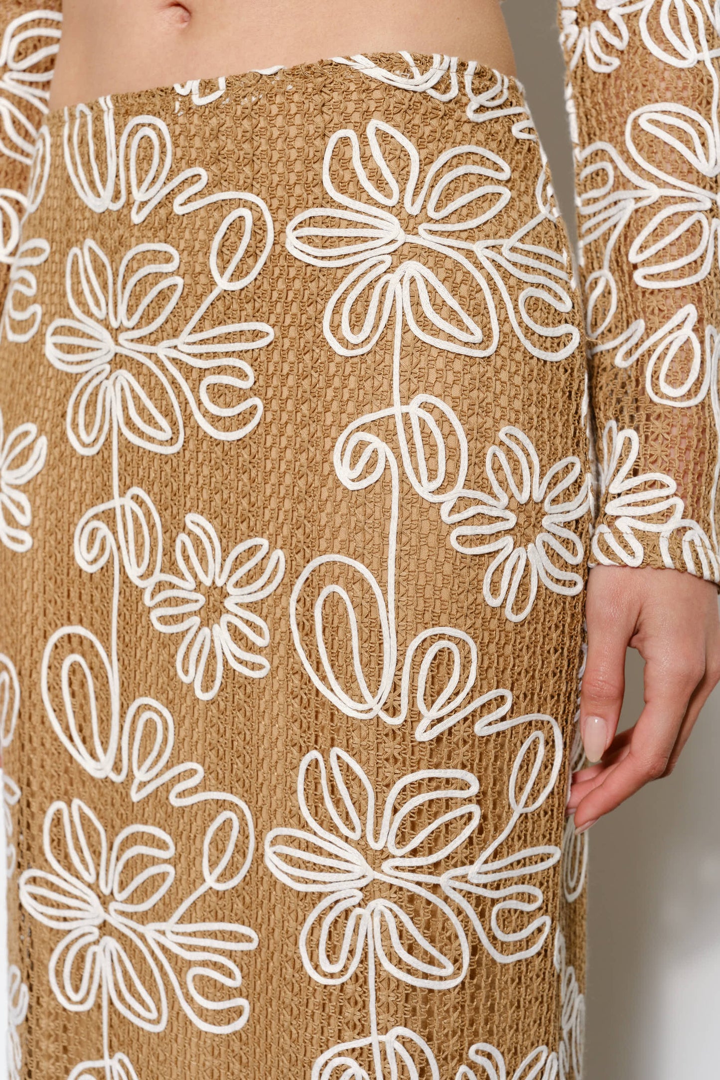 EMBROIDERED CROCHET MAXI SKIRT