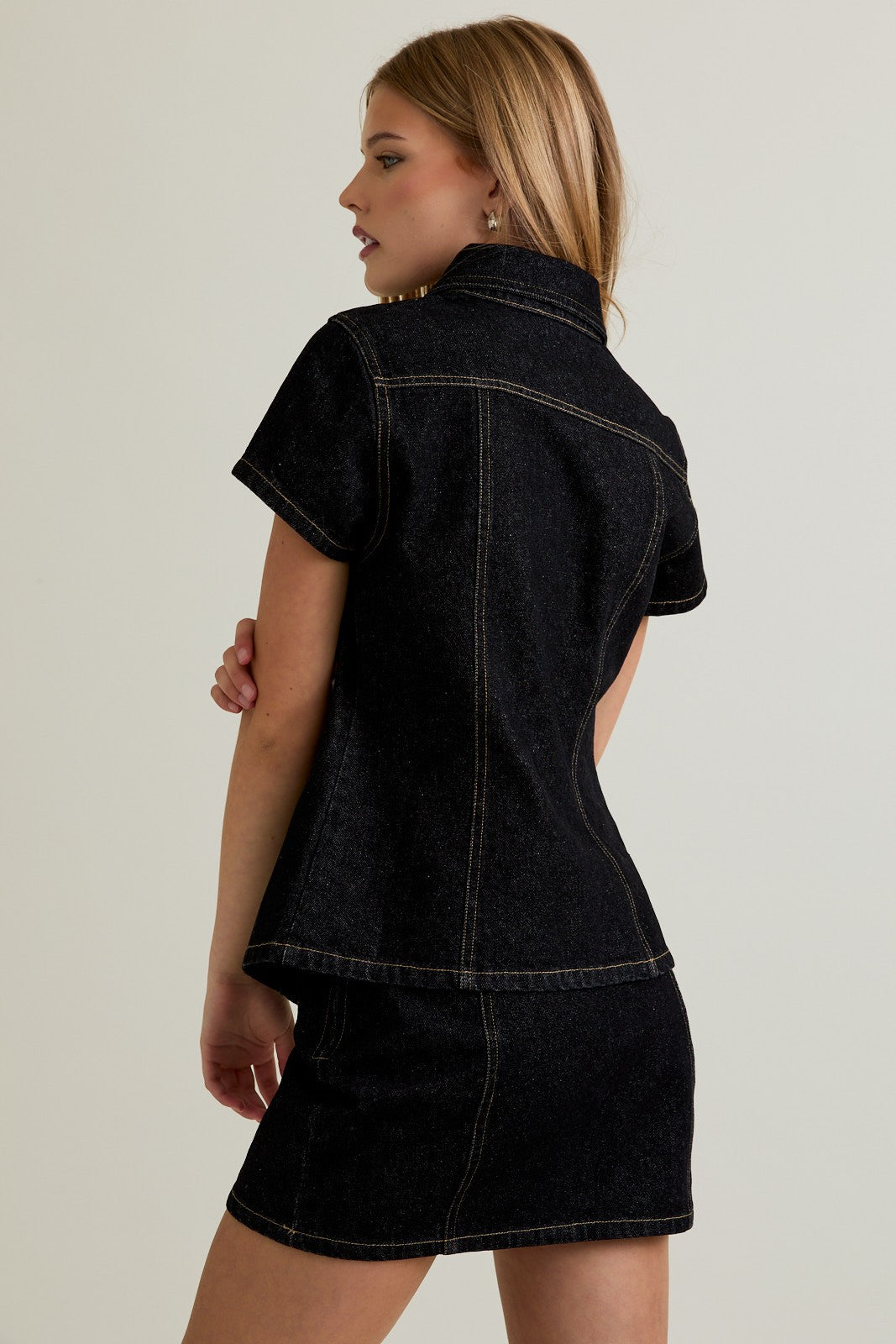 SHORT SLEEVE DENIM TOP