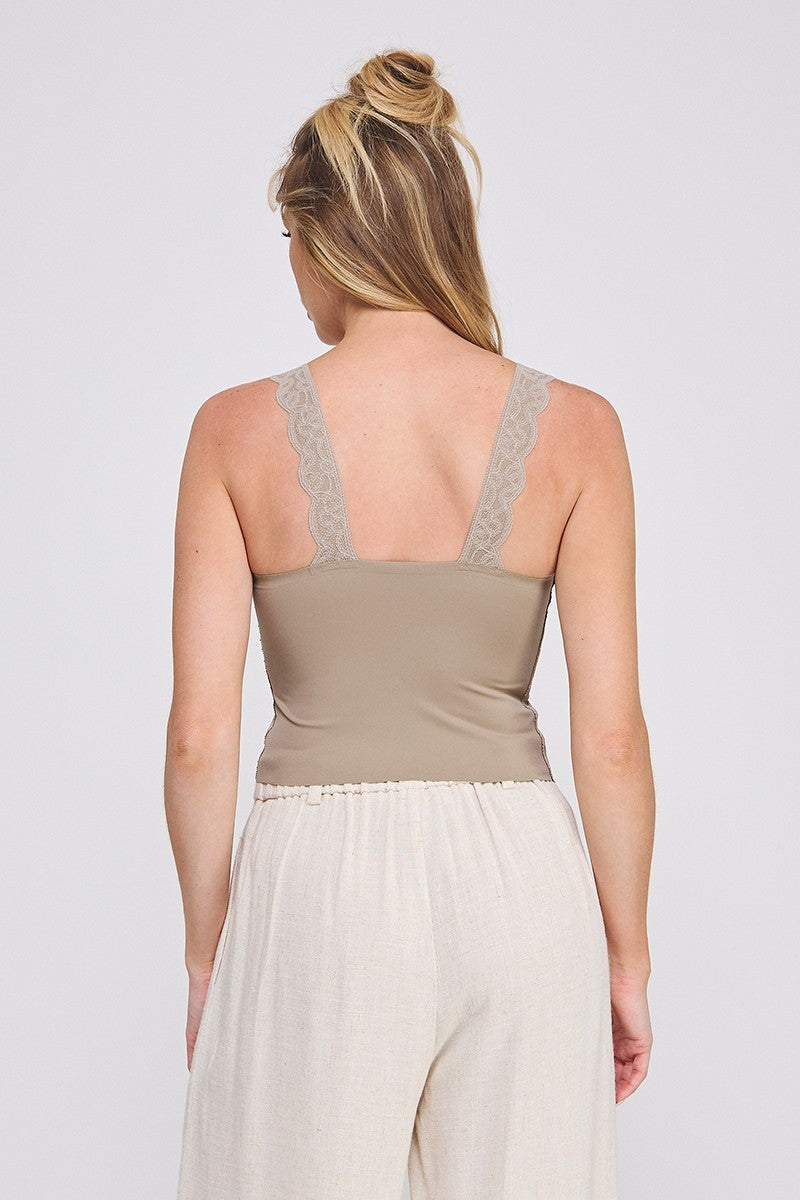 SCALLOP EDGE LACE BRALETTE