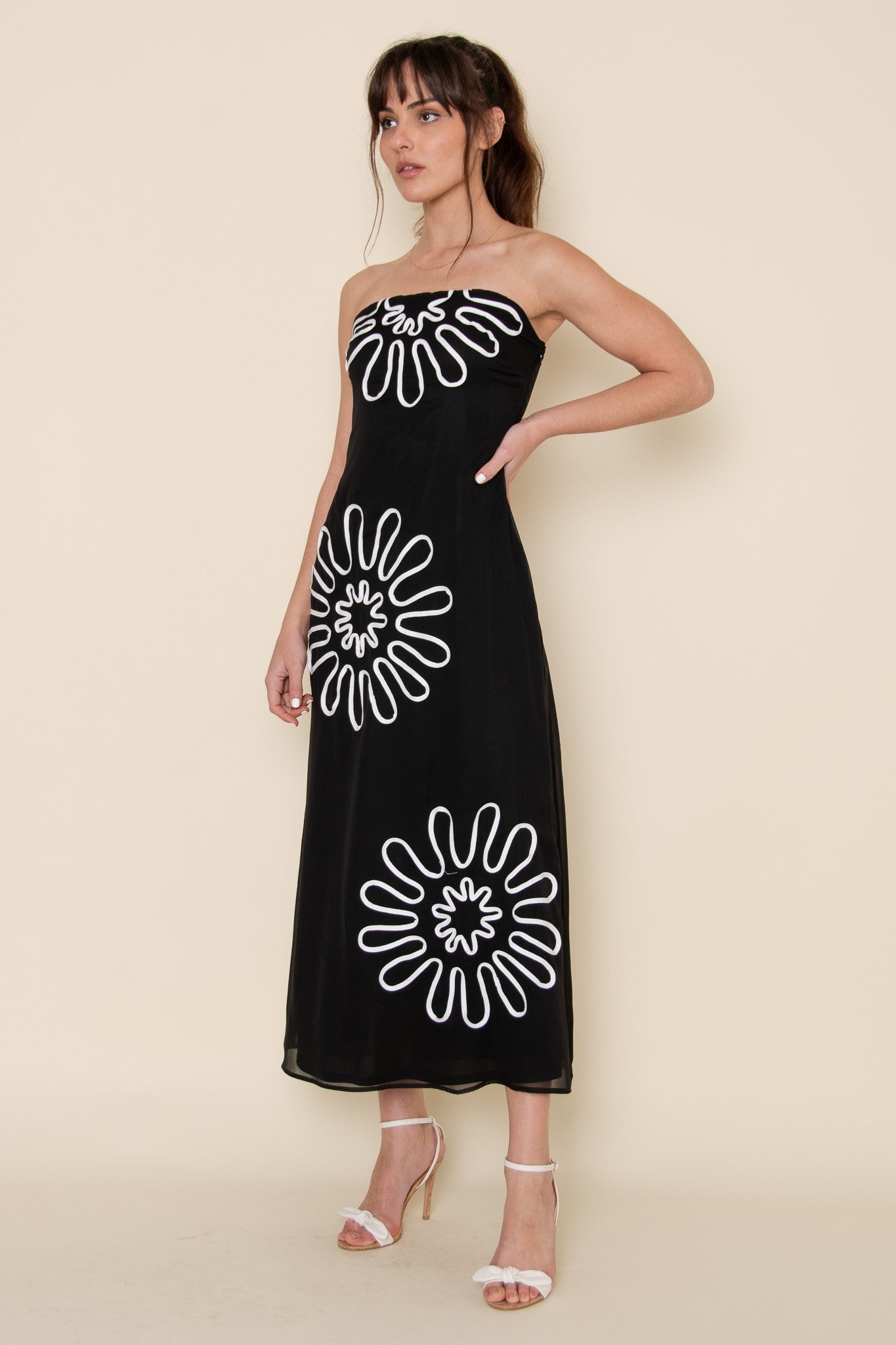 STRAPLESS EMBROIDERED DRESS