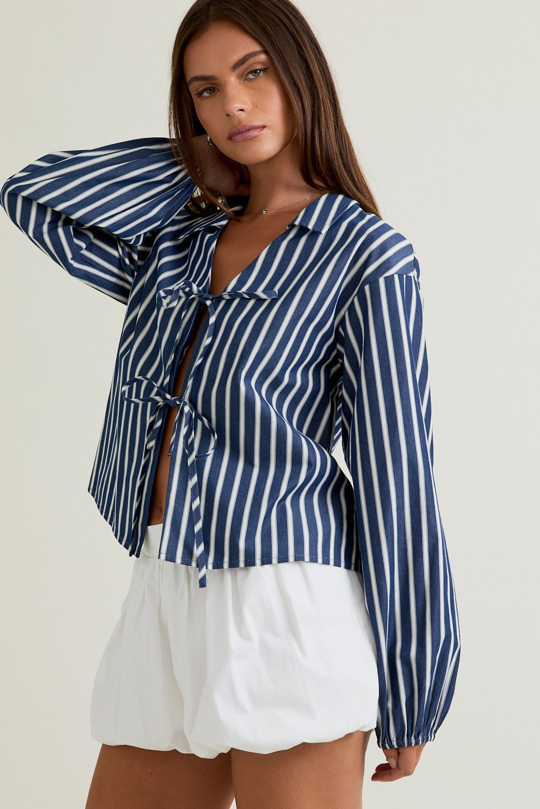 STRIPED TIE BLOUSE