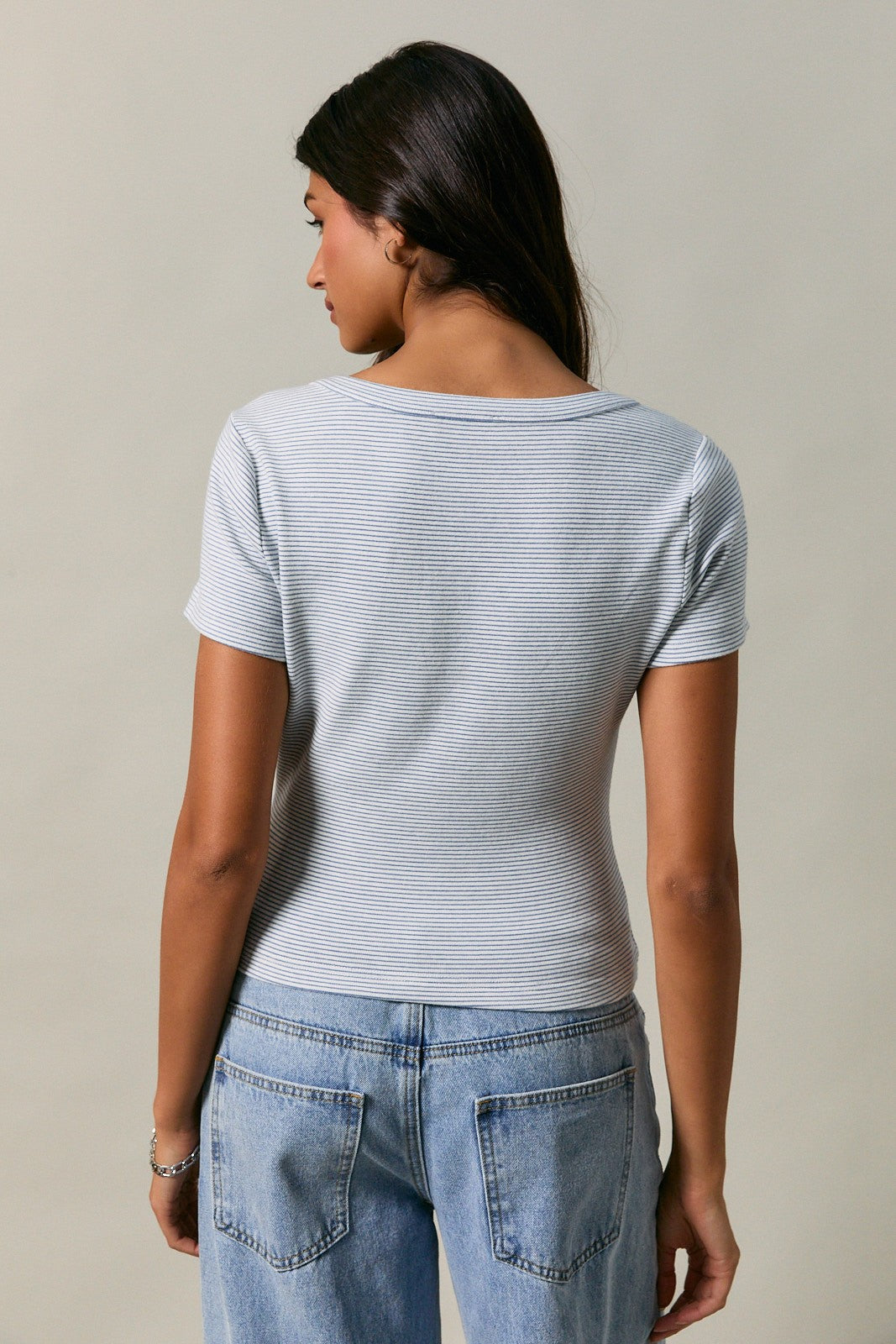 SCOOP NECK STRIPE TEE