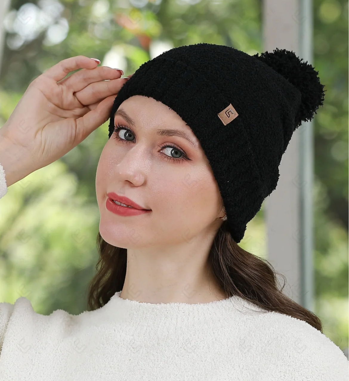 SOLID COLOR BEANIE
